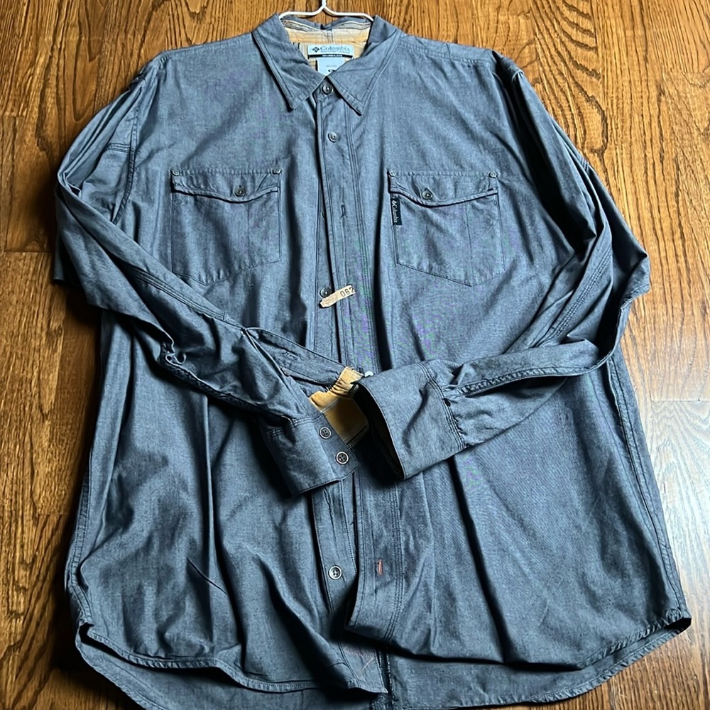 Columbia button down shirt - size XL